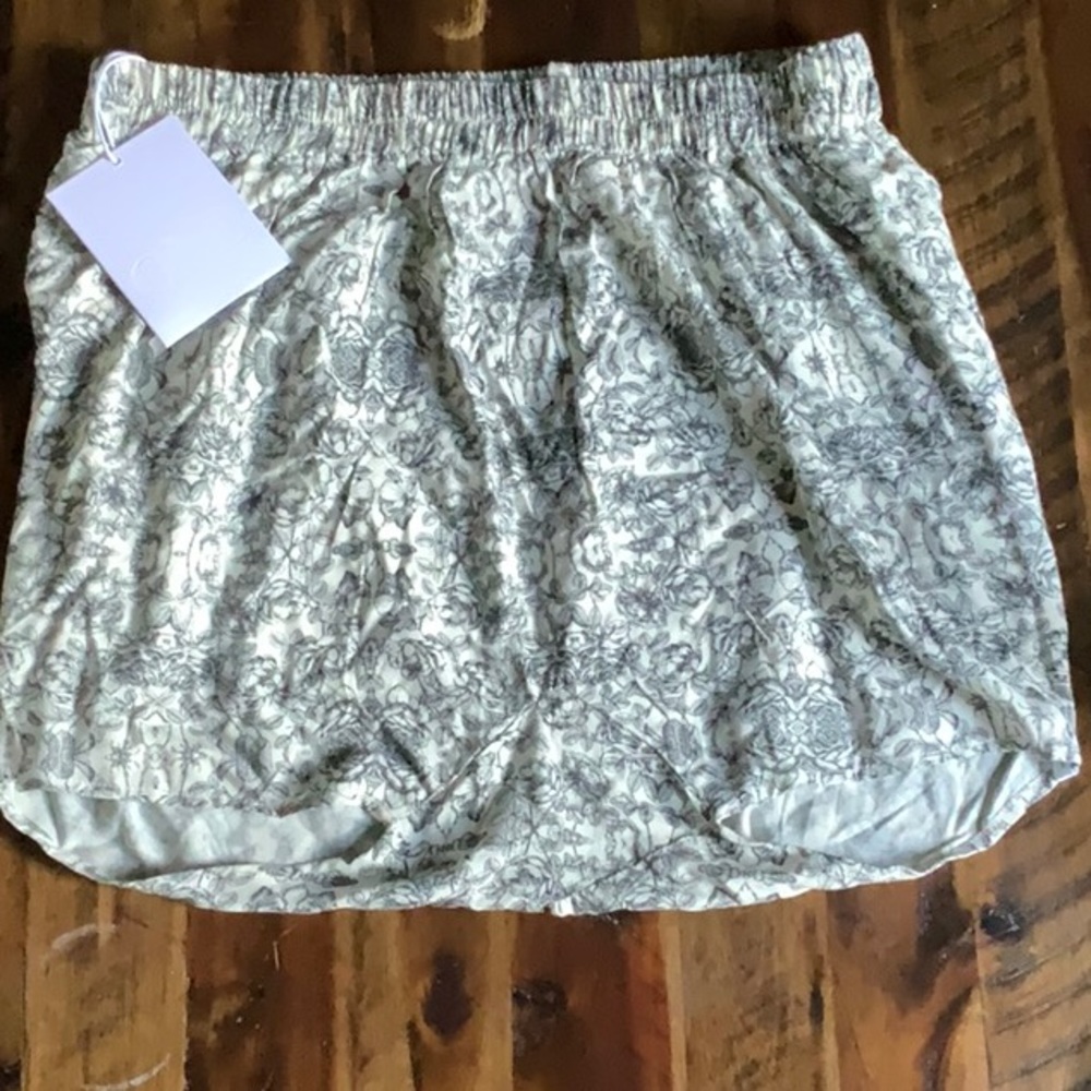 Very comfy street shorts with pockets!